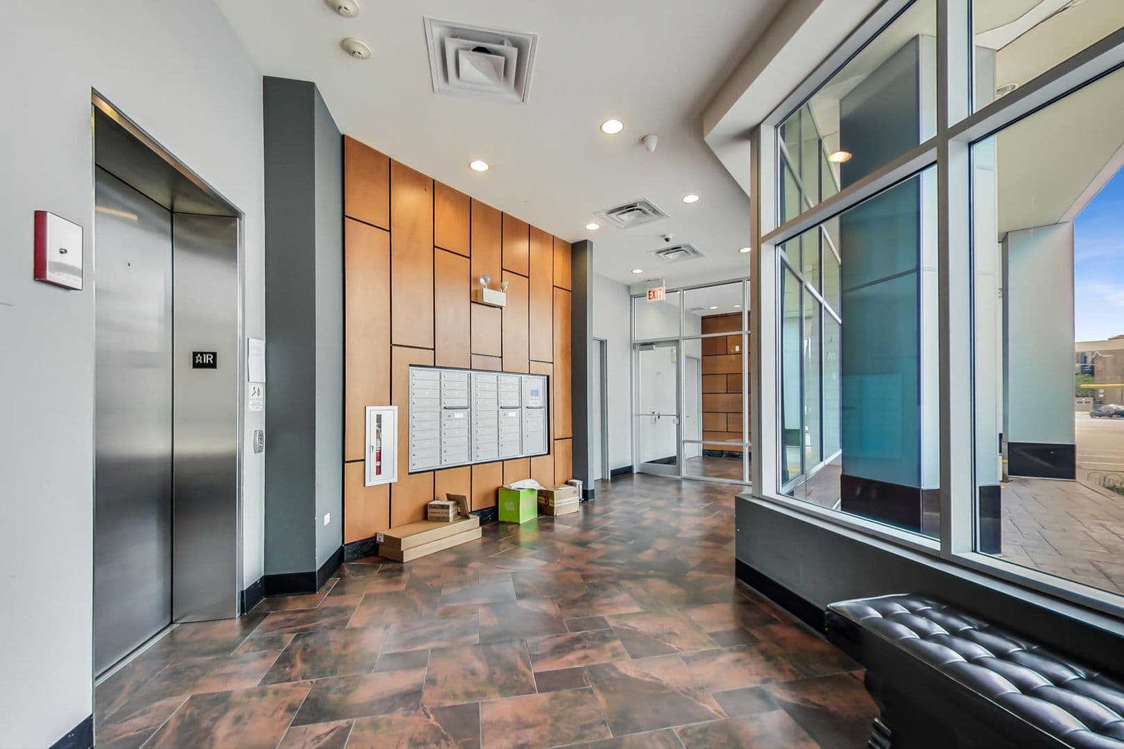 Chicago Apartment: 1624 W Division St. Unit 210