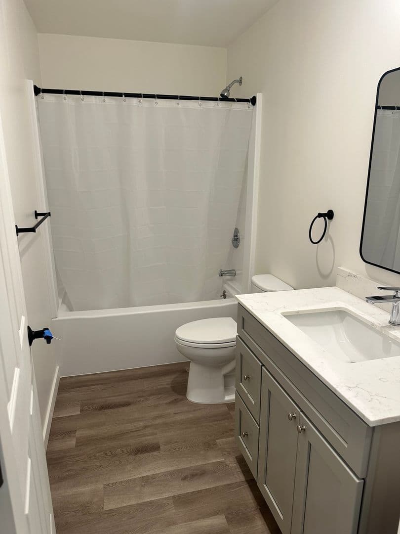 Berkeley Apartment: 1820 Euclid Avenue