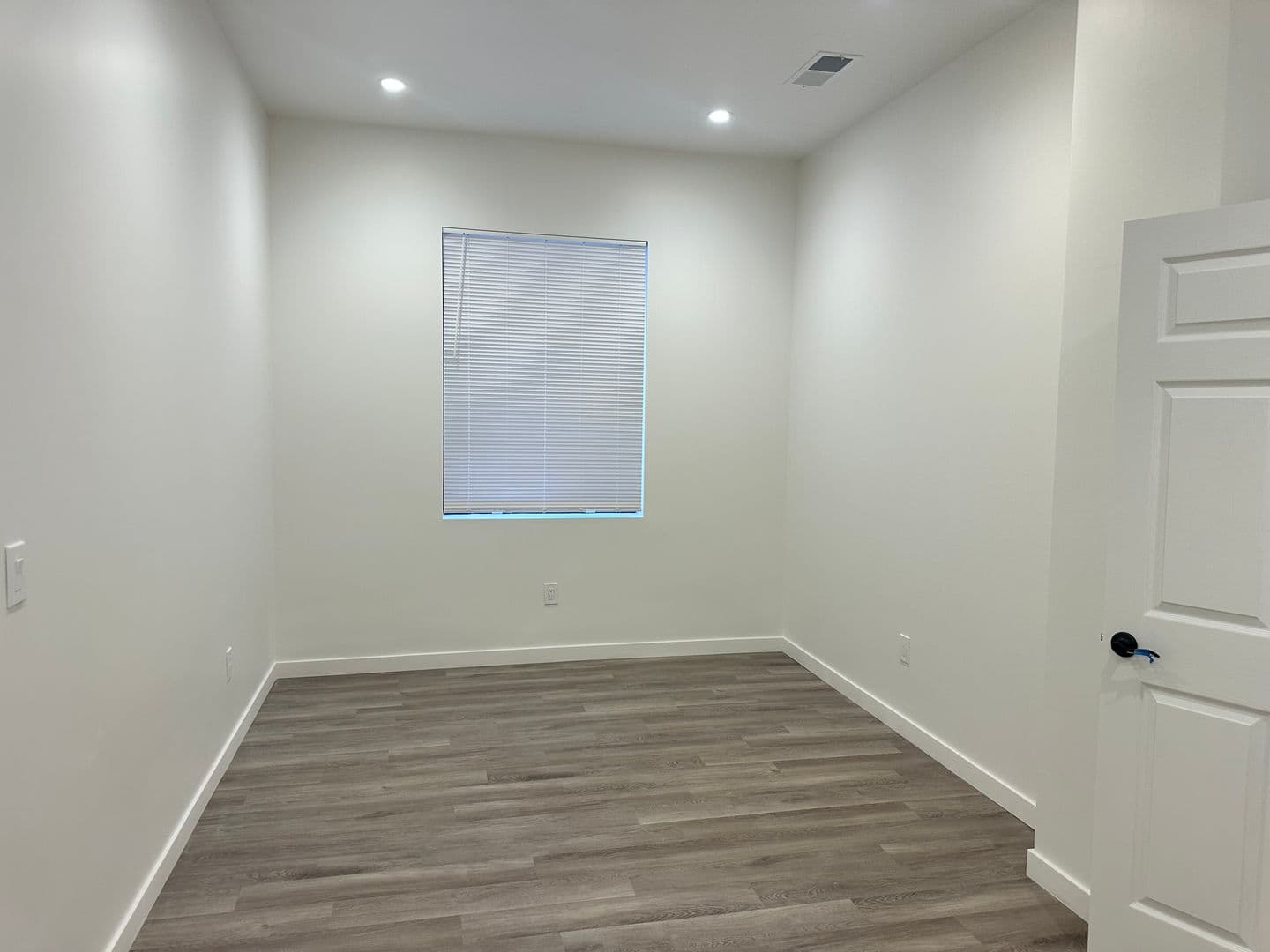 Berkeley Apartment: 1820 Euclid Avenue