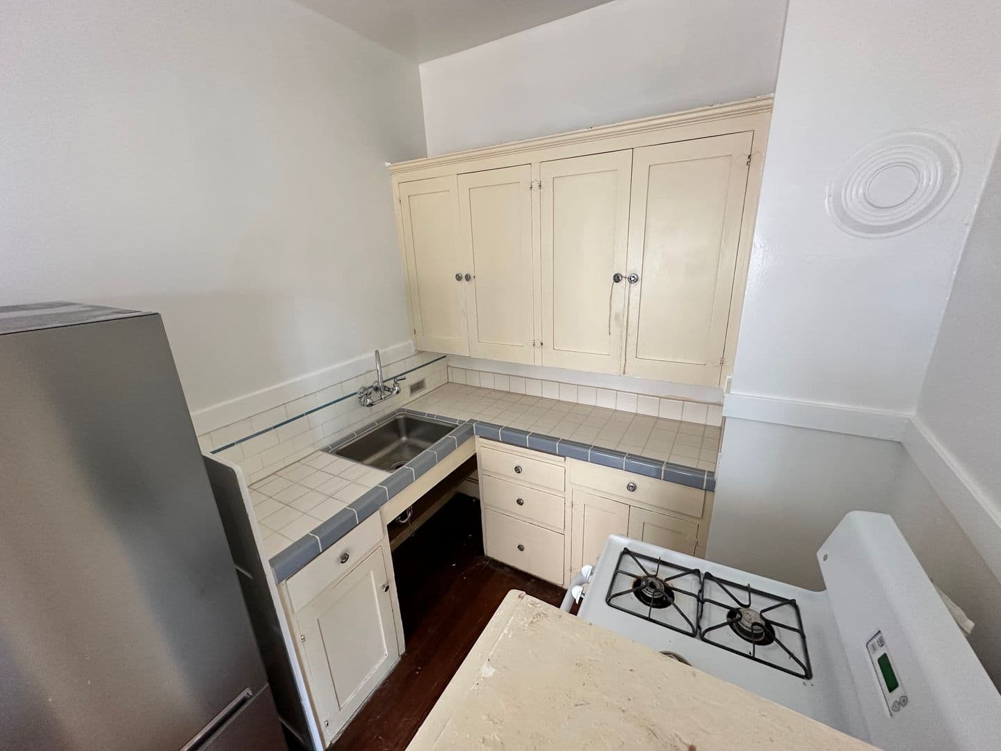 Berkeley Apartment: 2319 Grant St