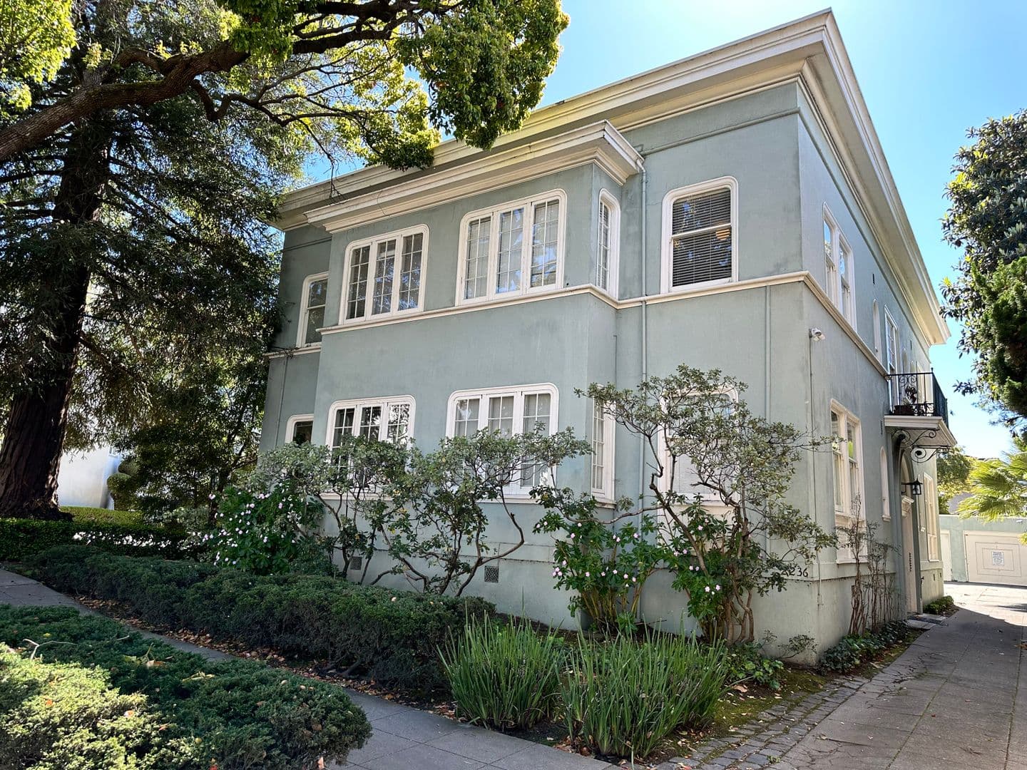 Berkeley Apartment: 2236 Durant Avenue