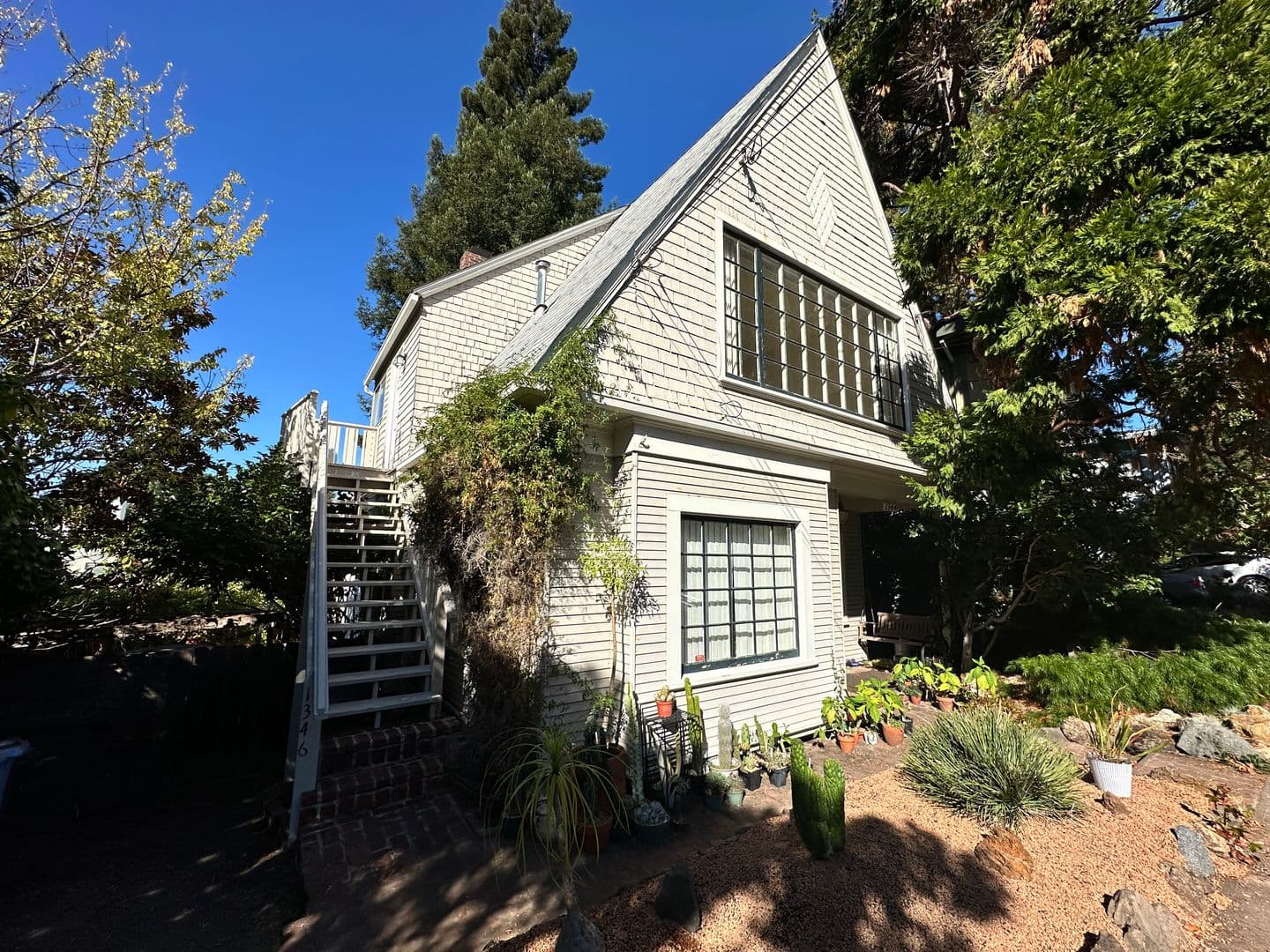 Berkeley Apartment: 1346 Bonita Ave