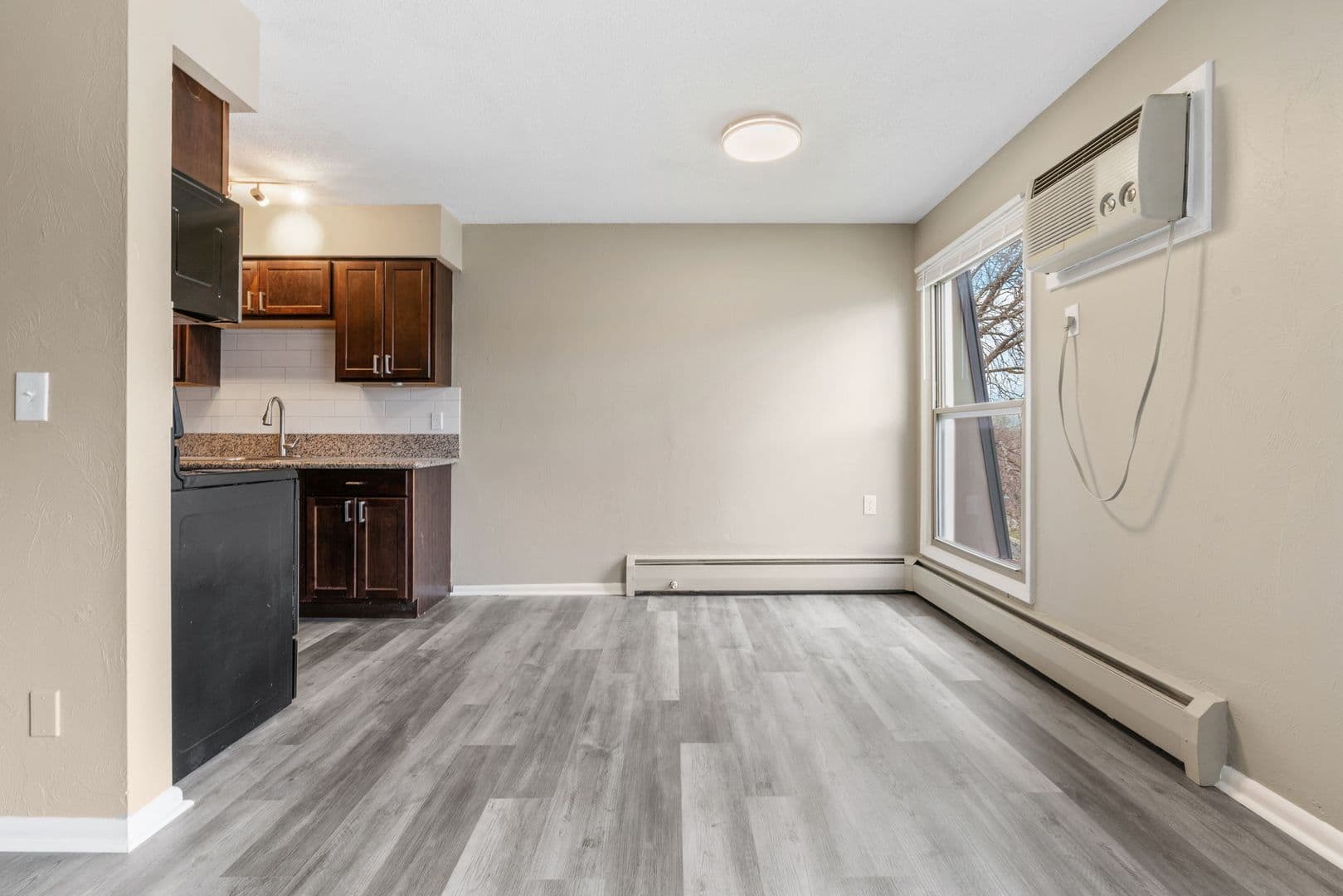 Crystal Apartment: 2701 Brunswick Ave N
