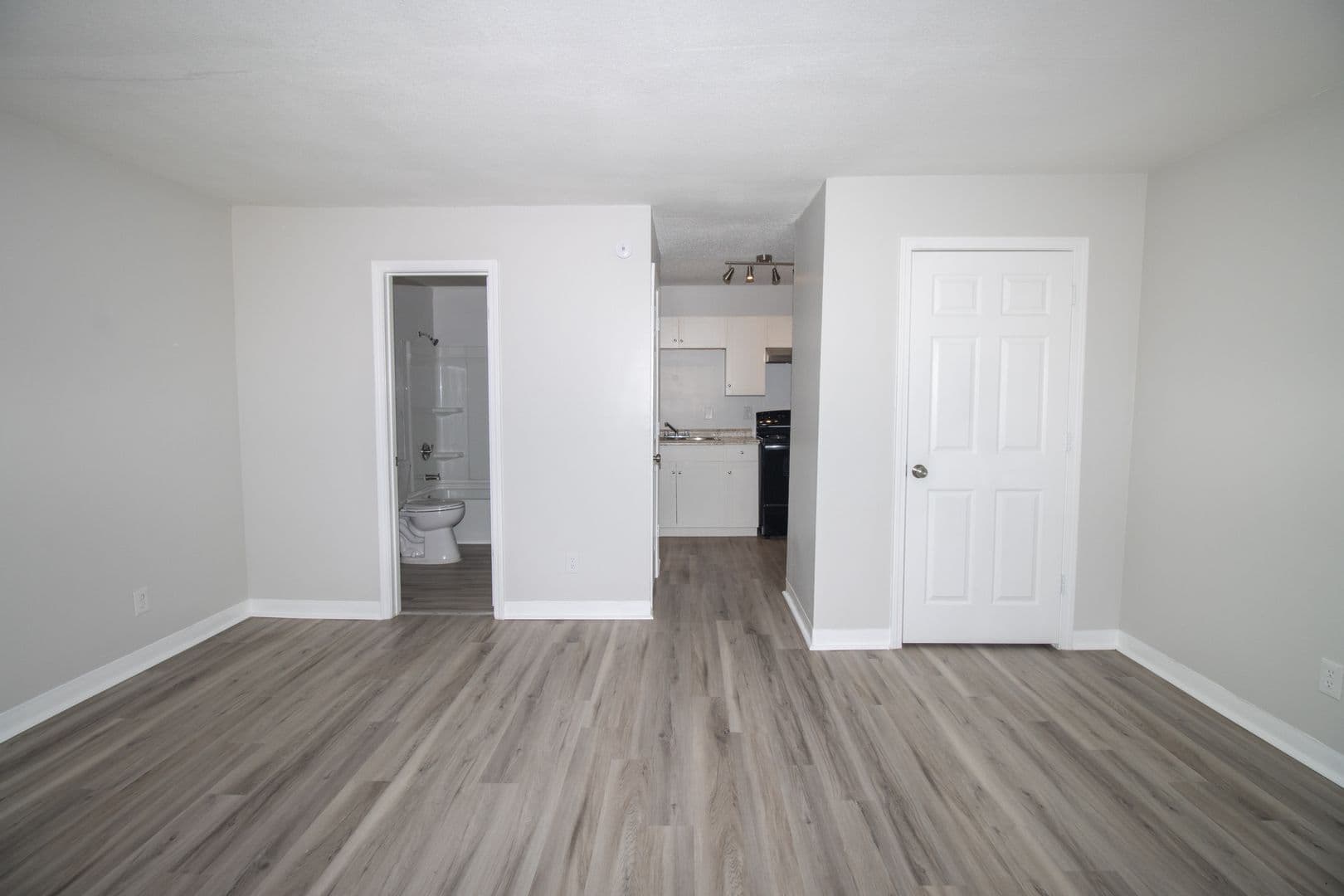 Fulton Apartment: 1005 Airport Road