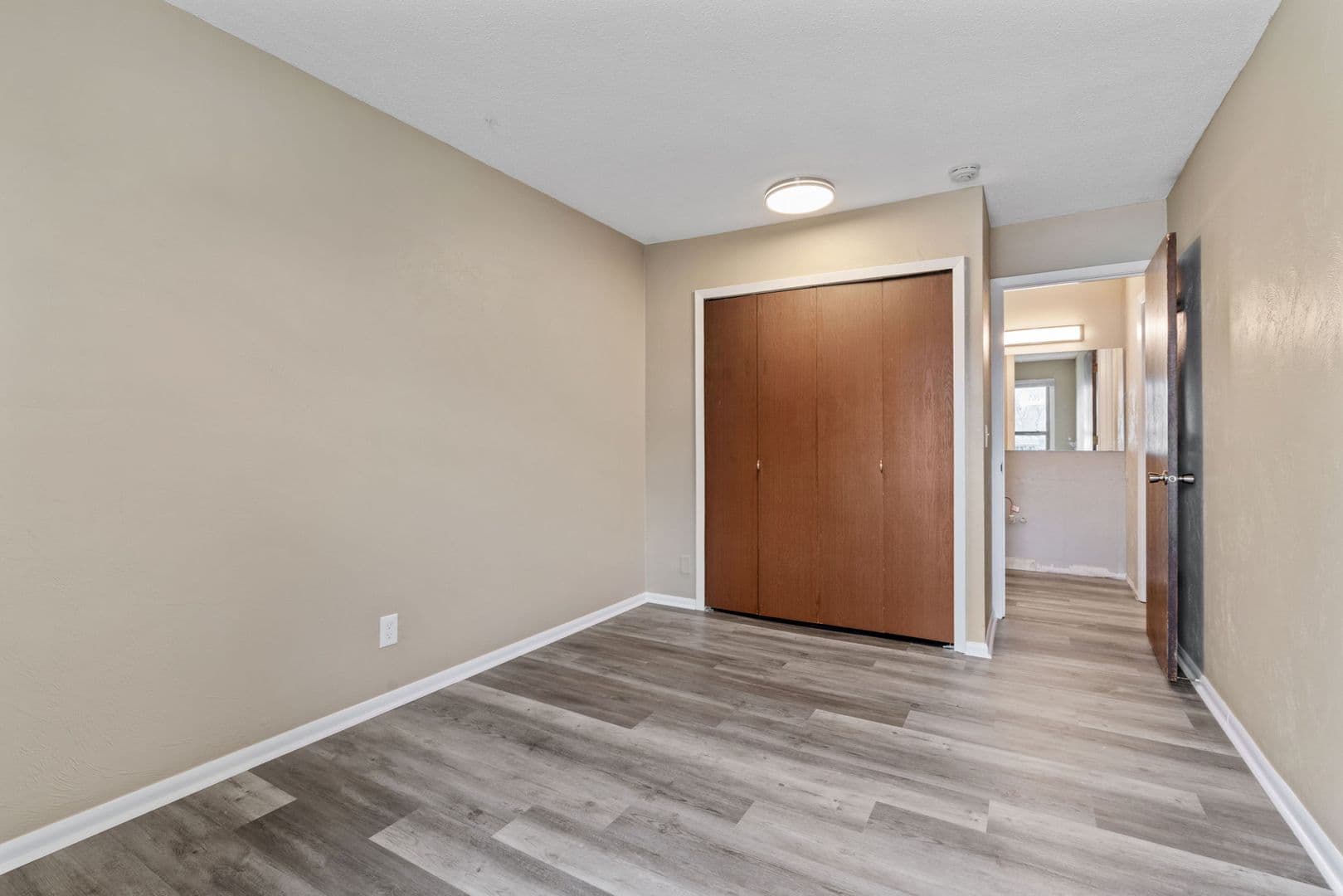 Crystal Apartment: 2701 Brunswick Ave N