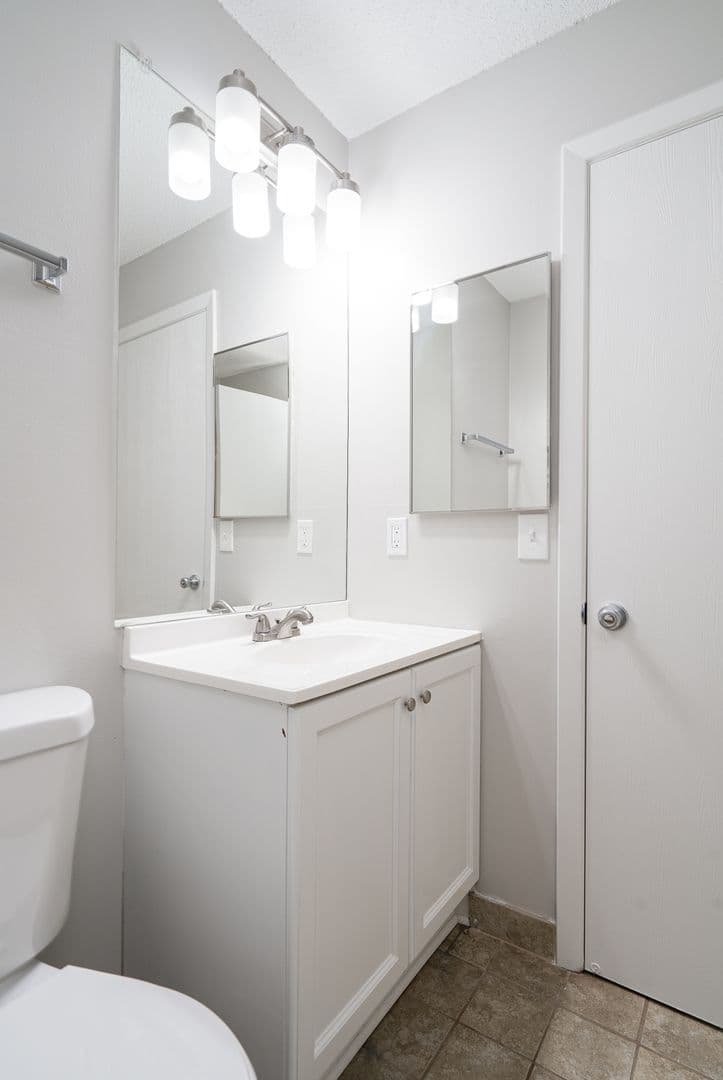 Burnsville Apartment: 12771 Greenwood Drive