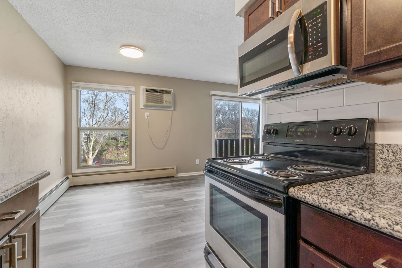 Crystal Apartment: 2701 Brunswick Ave N