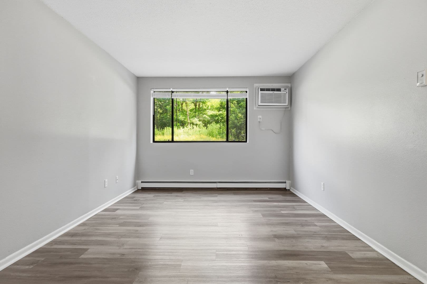 Inver Grove Heights Apartment: 8201-8213 College Trail