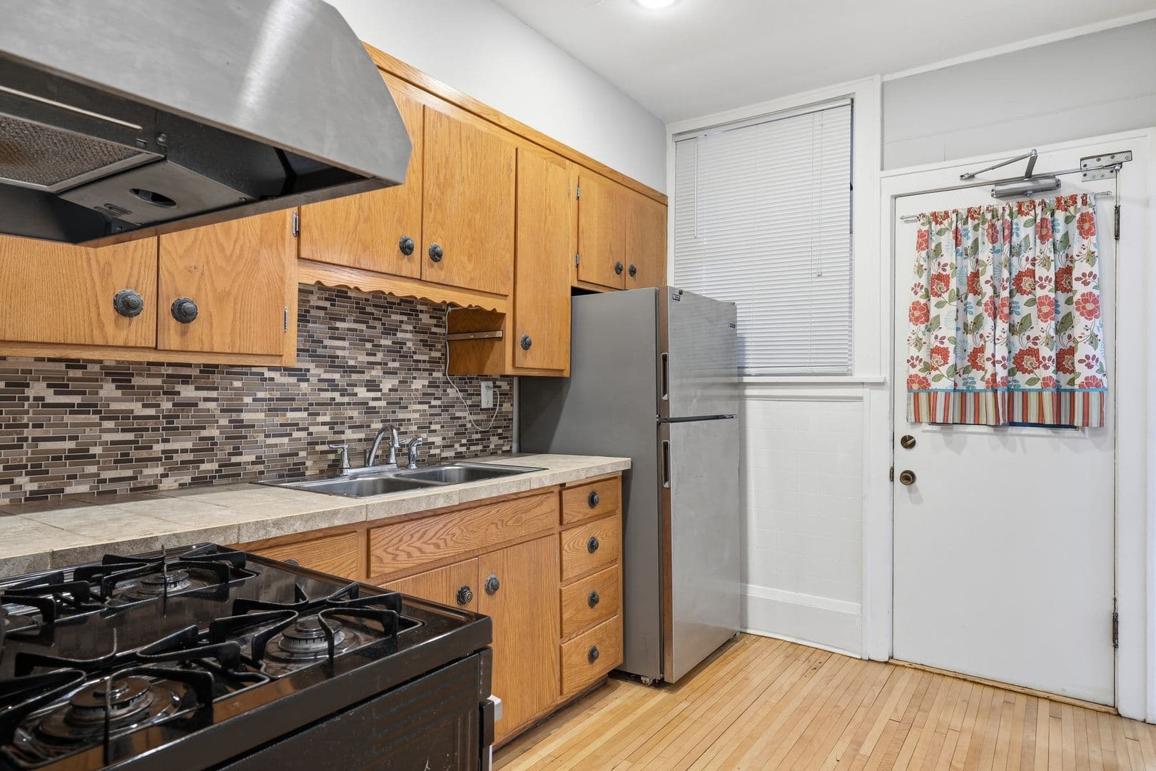 Saint Paul Apartment: 1899 Selby Avenue