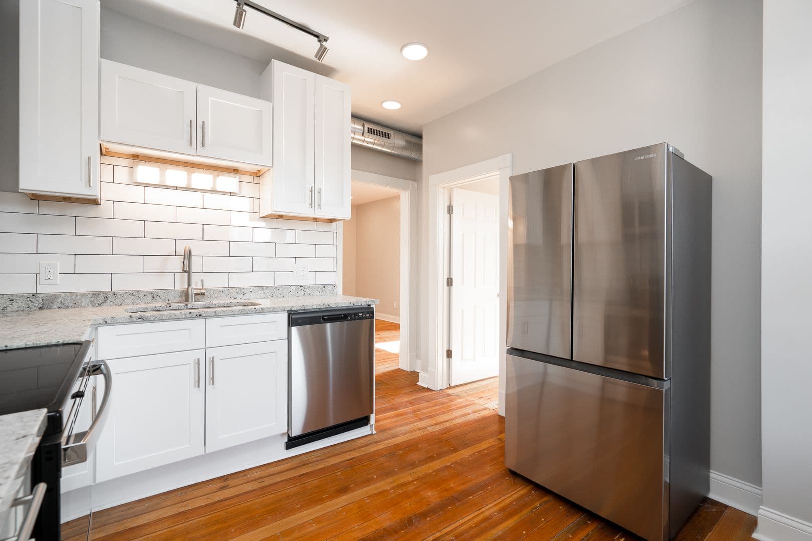 Minneapolis Apartment: 3400 University Avenue Southeast