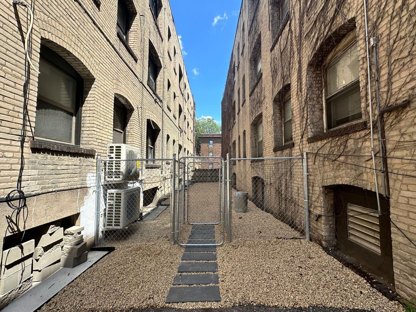 Minneapolis Apartment: 1524 LaSalle Ave