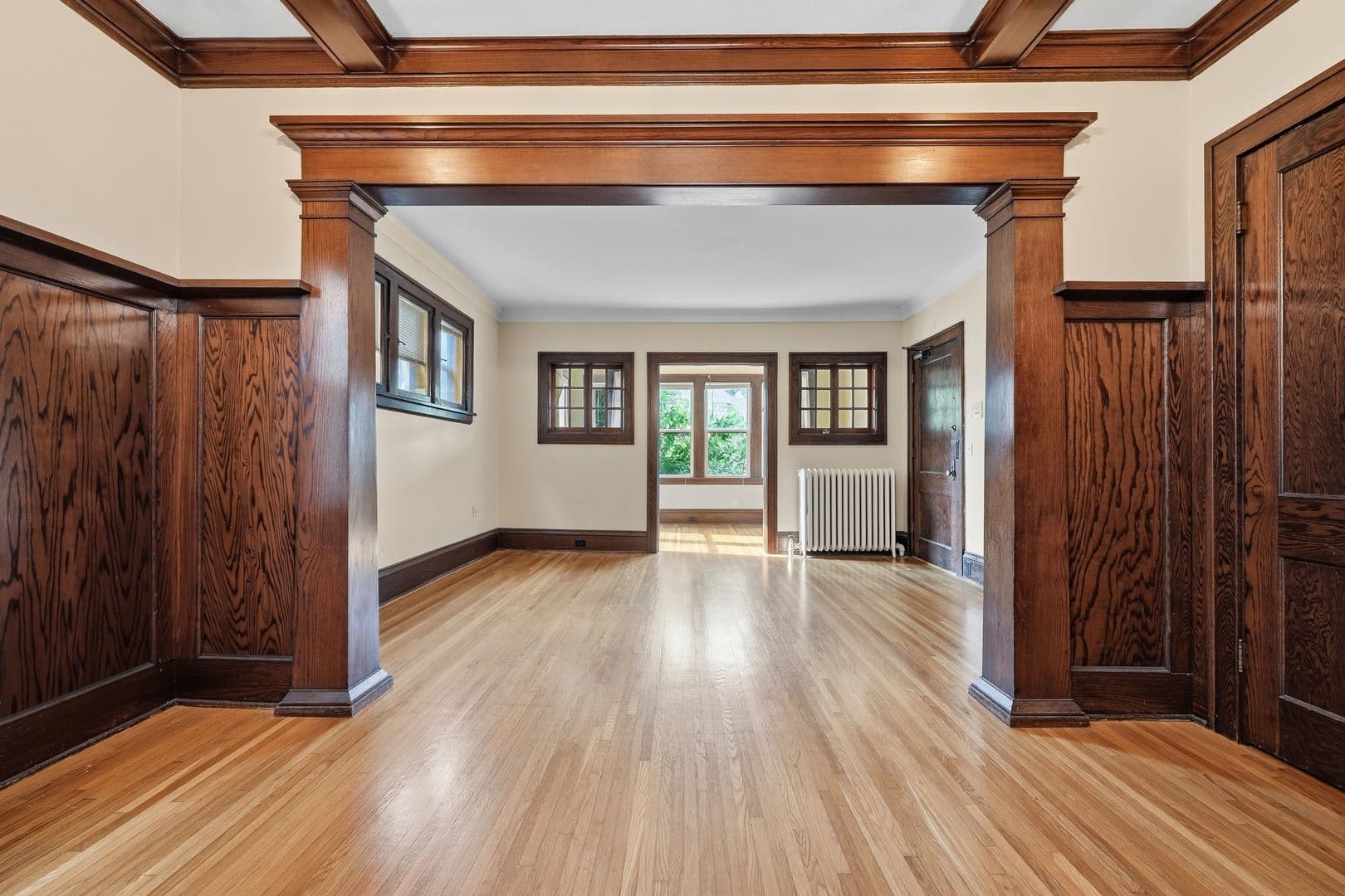 Saint Paul Apartment: 1899 Selby Avenue