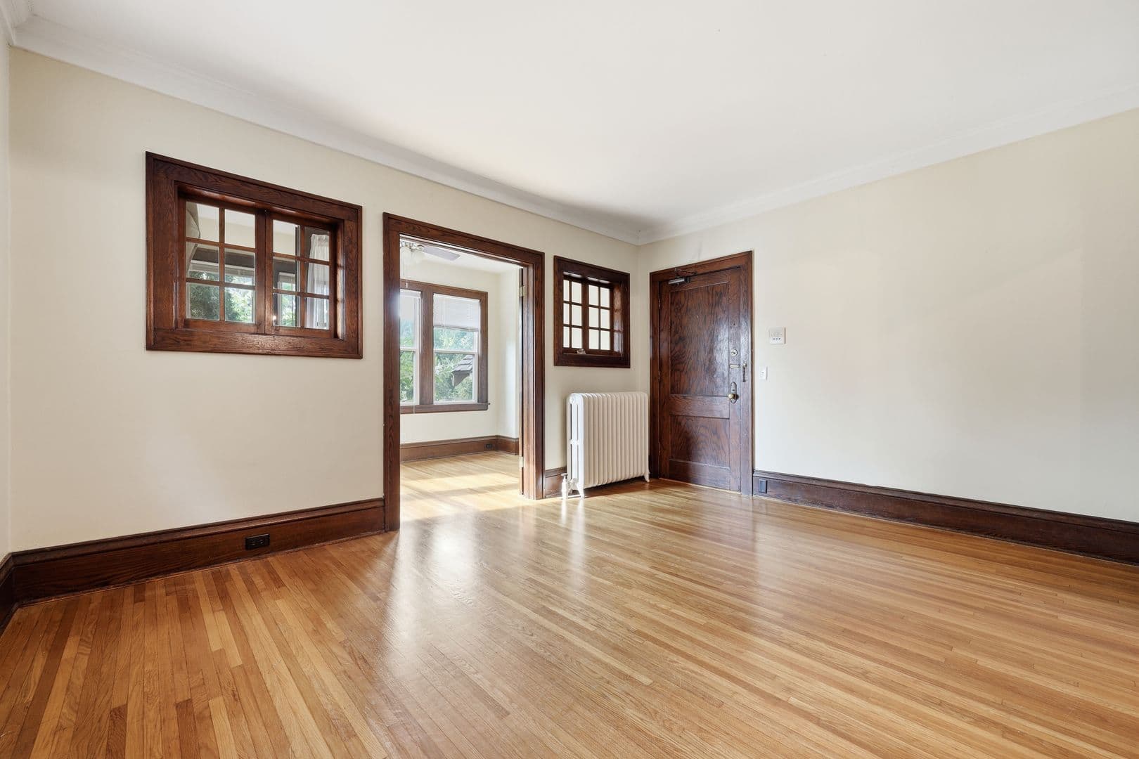 Saint Paul Apartment: 1899 Selby Avenue
