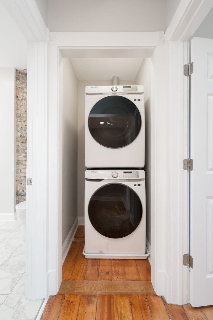 Minneapolis Apartment: 3400 University Avenue Southeast