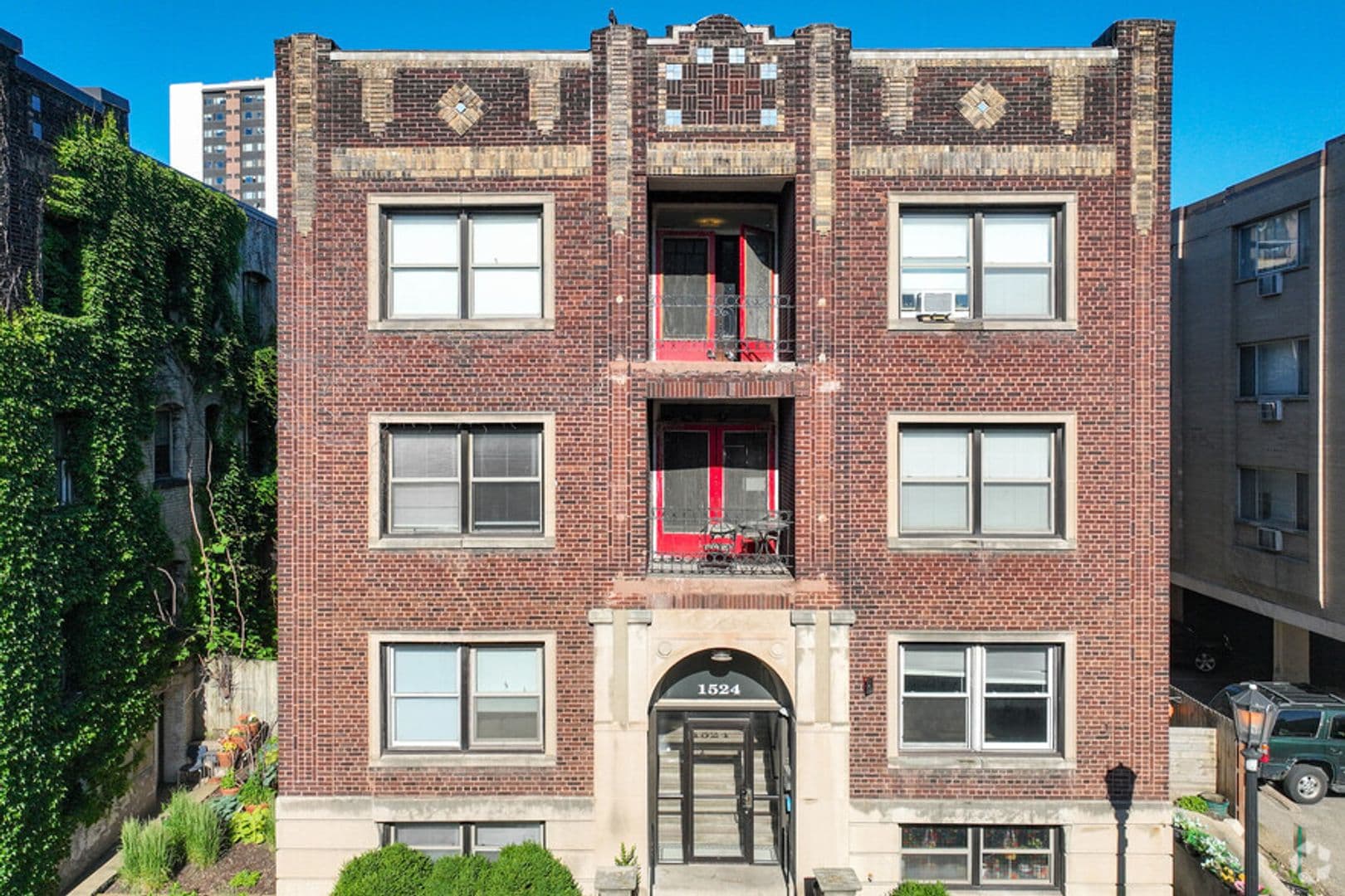 Minneapolis Apartment: 1524 LaSalle Ave