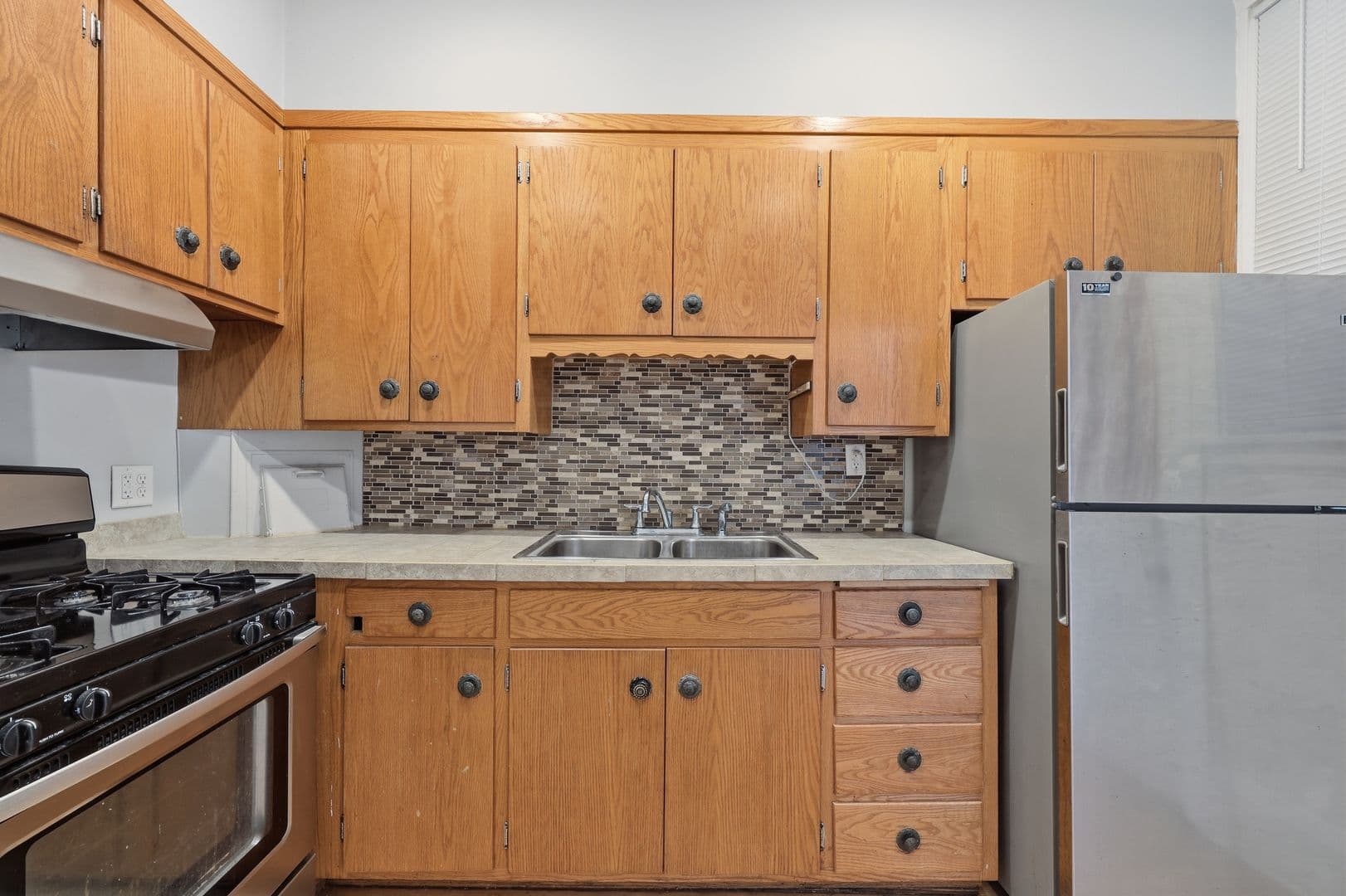 Saint Paul Apartment: 1899 Selby Avenue