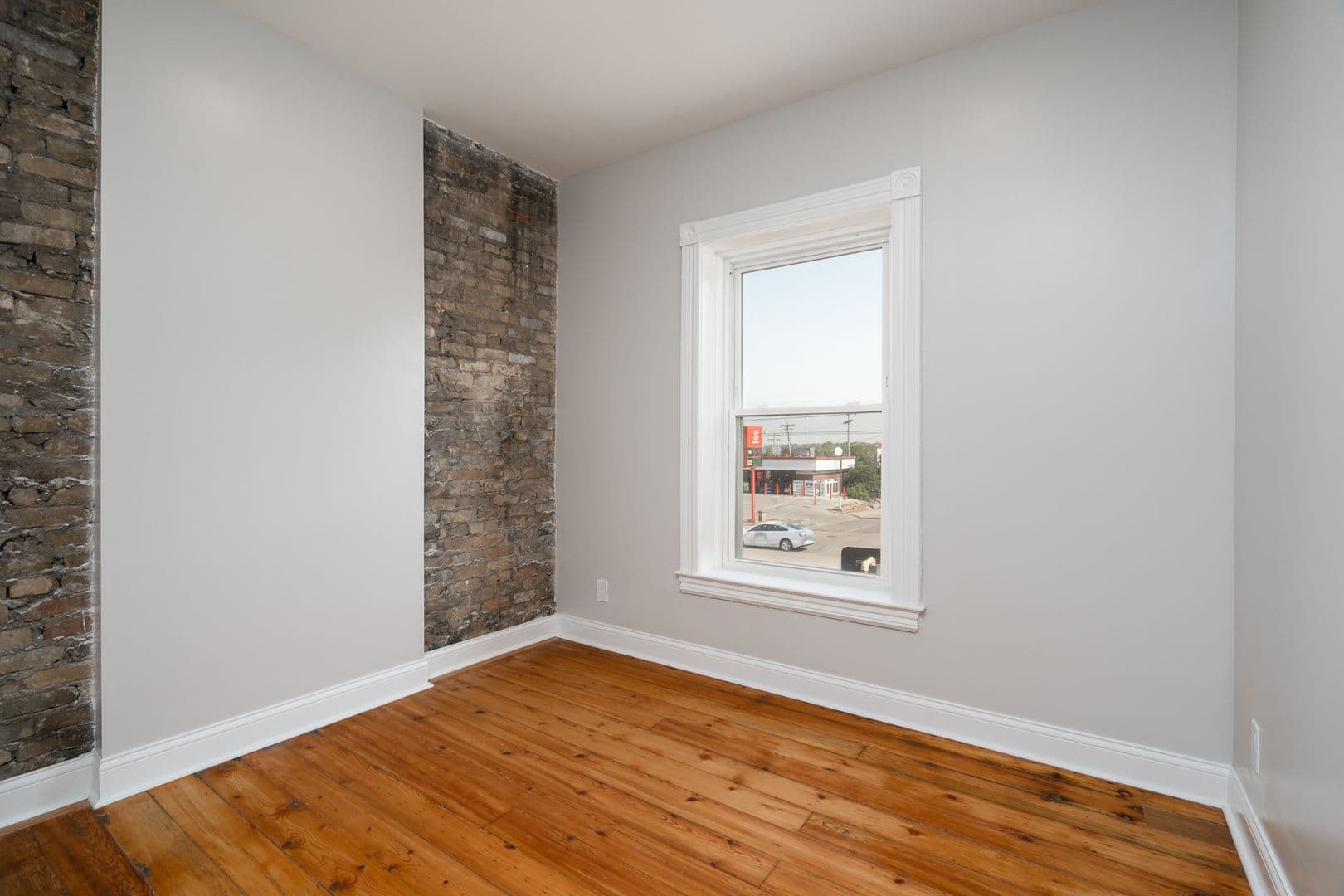 Minneapolis Apartment: 3400 University Avenue Southeast