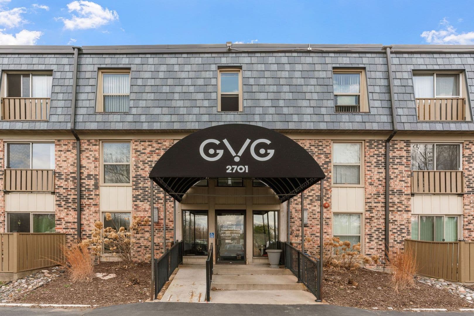 Crystal Apartment: 2701 Brunswick Ave N