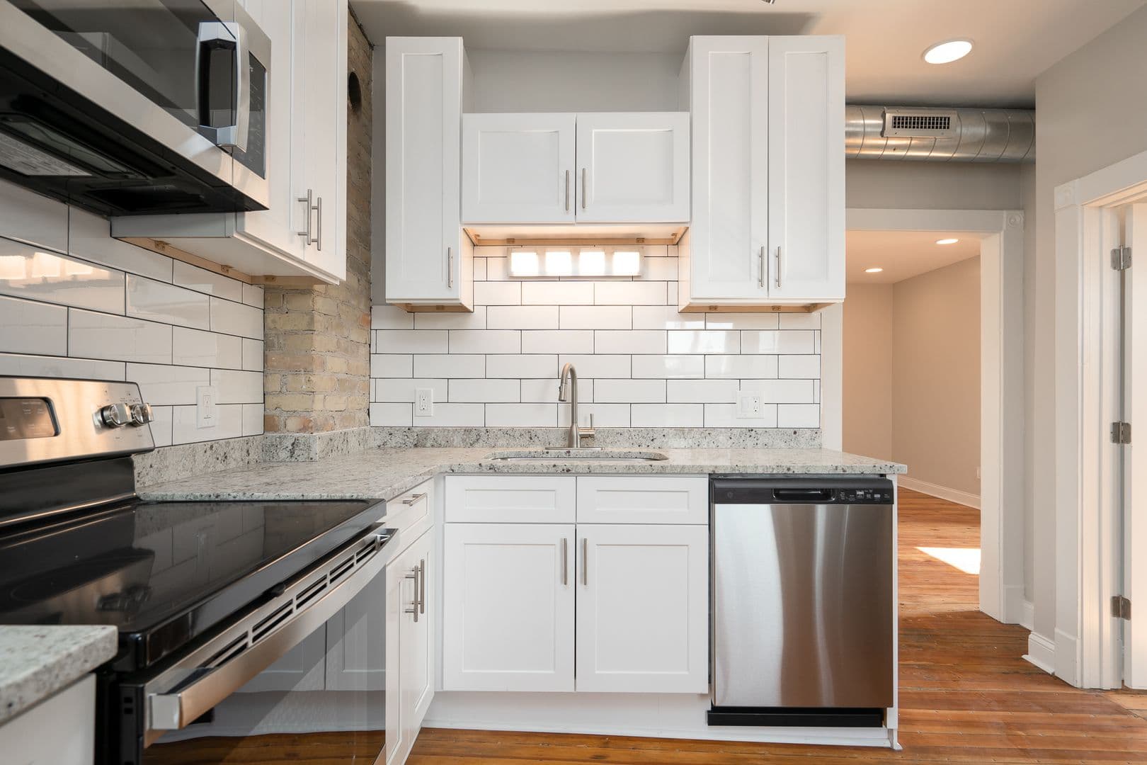 Minneapolis Apartment: 3400 University Avenue Southeast