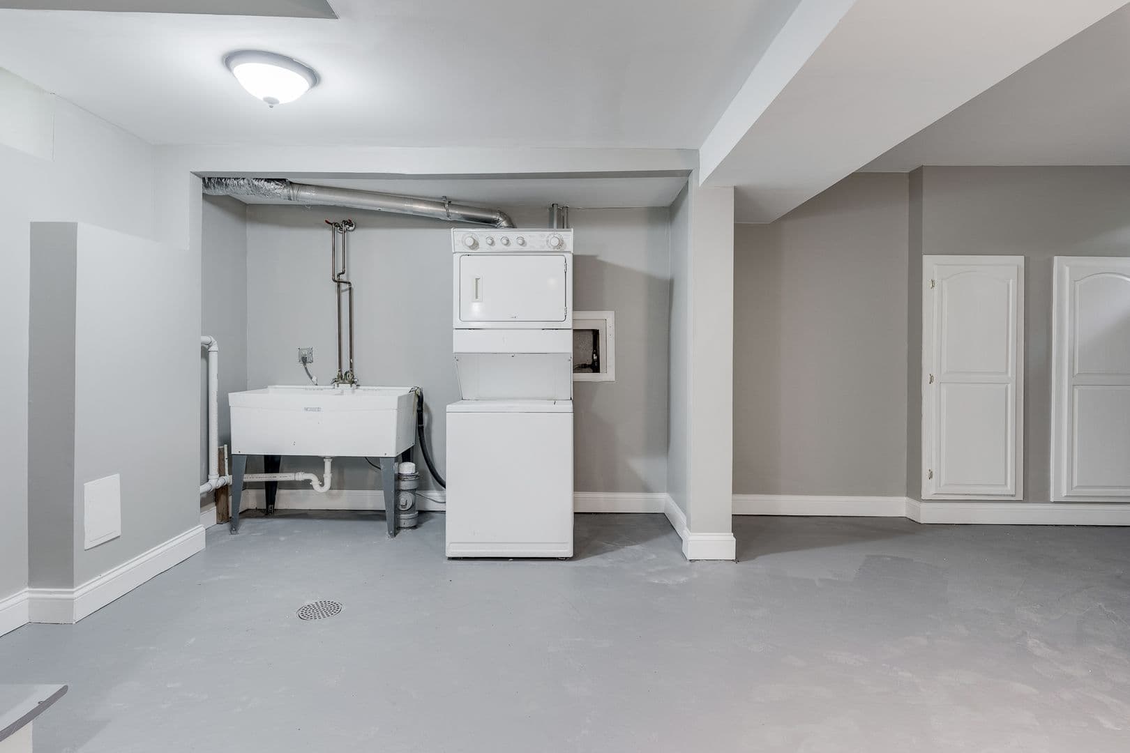 Minneapolis Apartment: 1924 Colfax Avenue South