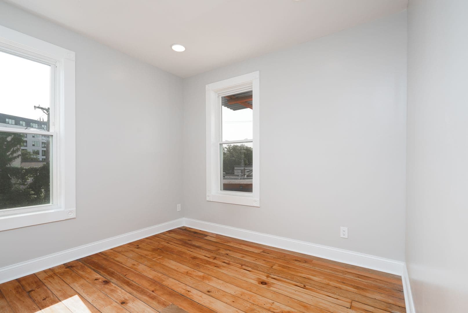 Minneapolis Apartment: 3400 University Avenue Southeast