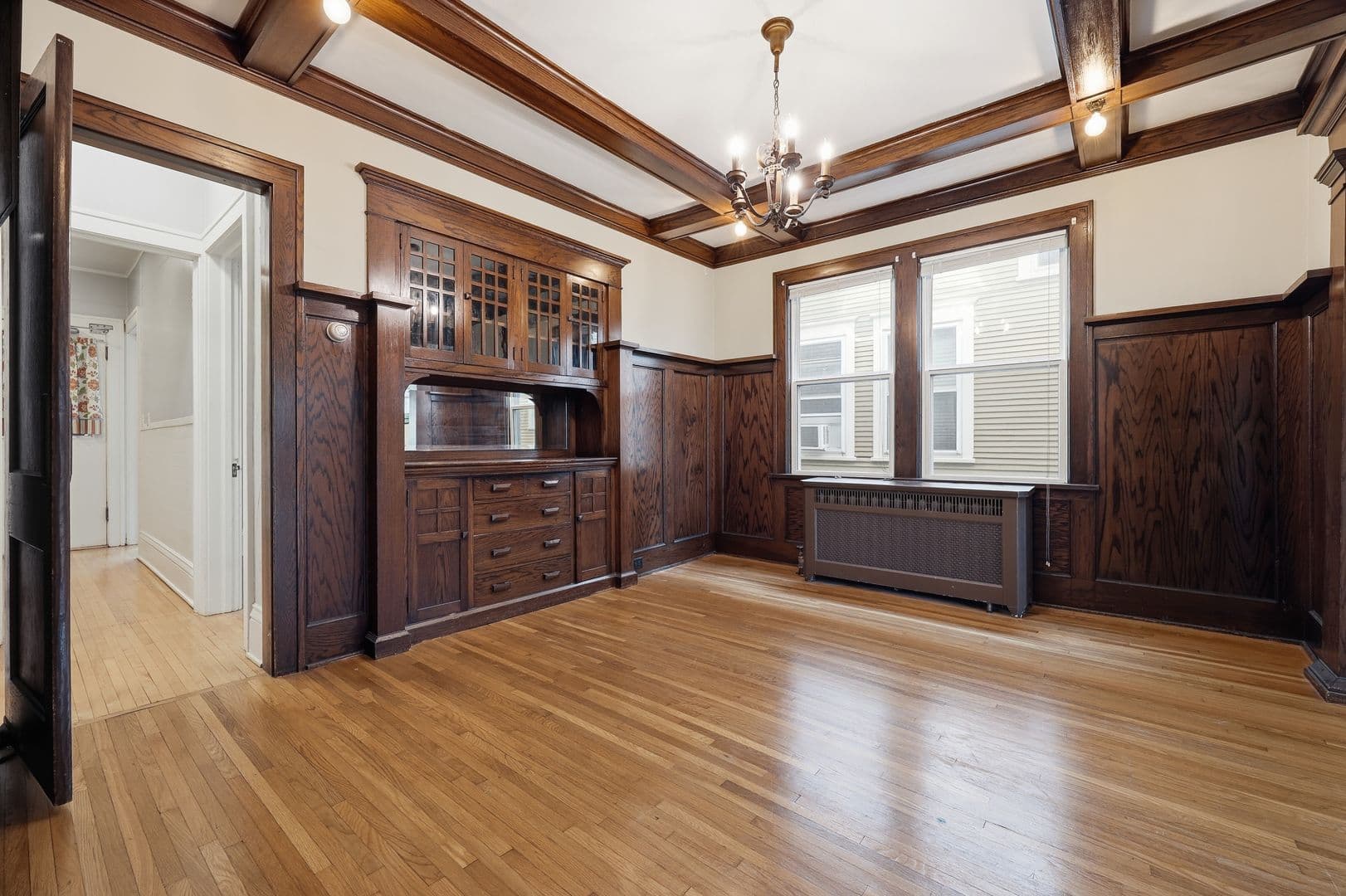 Saint Paul Apartment: 1899 Selby Avenue