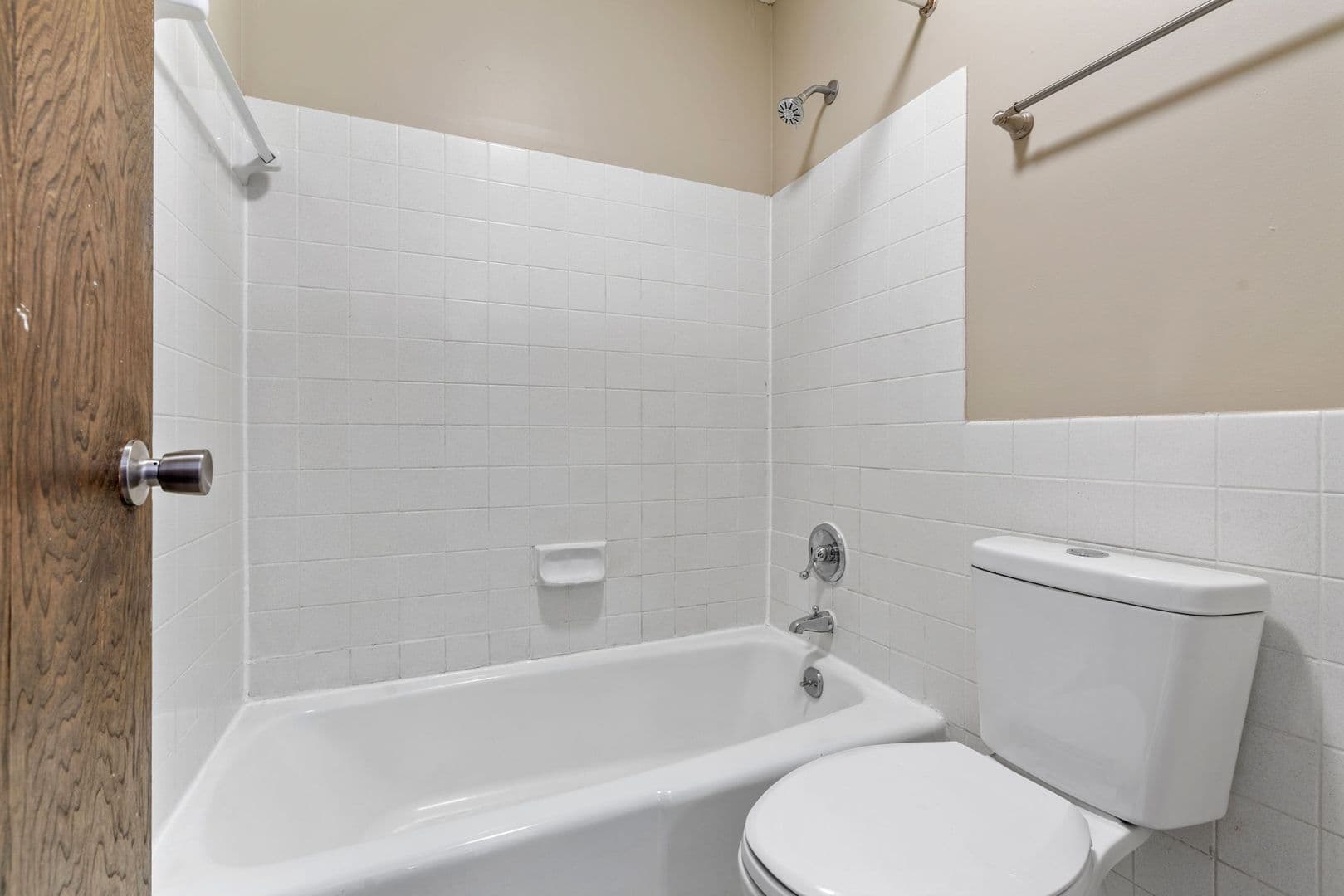 Crystal Apartment: 2701 Brunswick Ave N