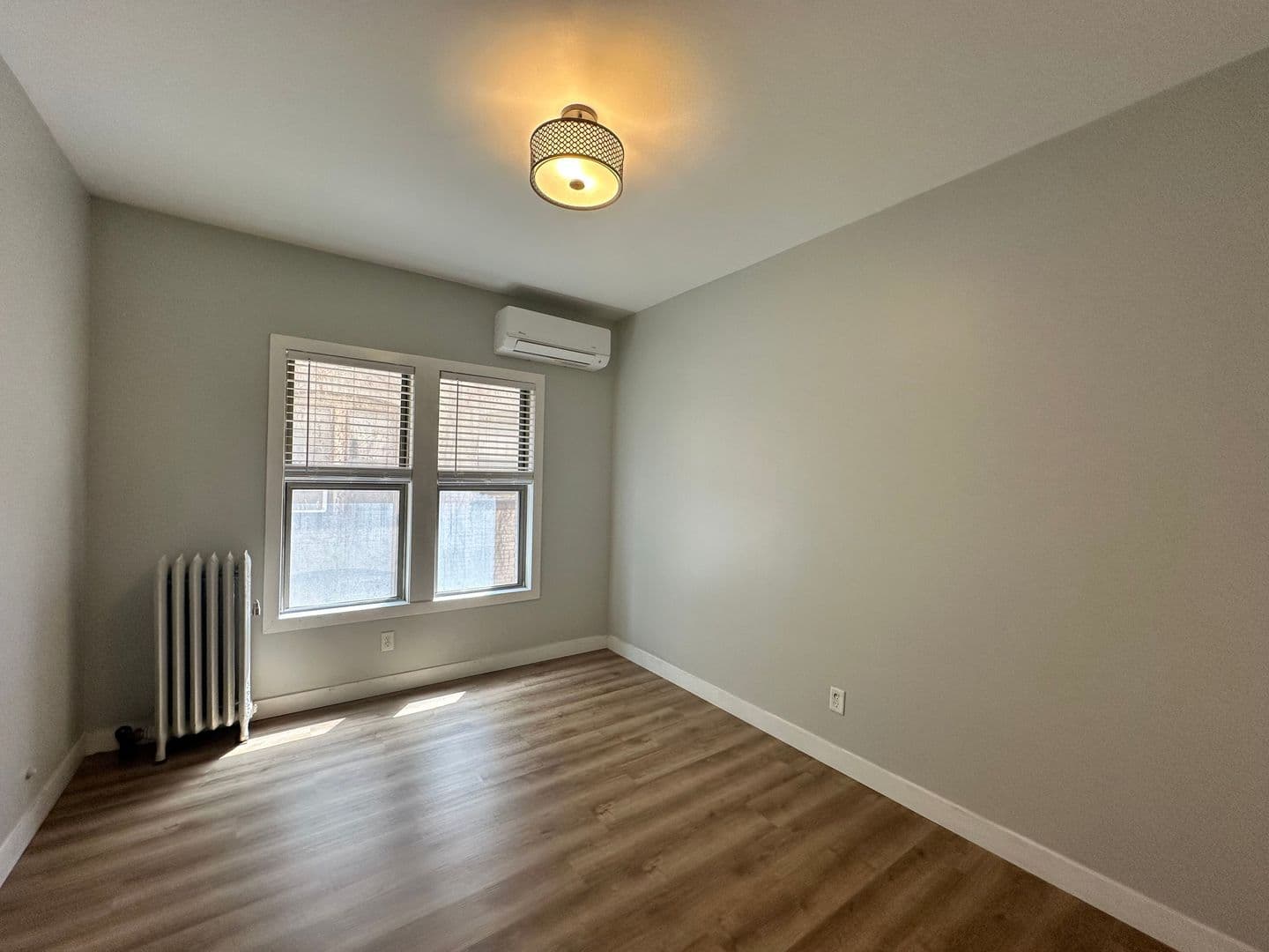Minneapolis Apartment: 1524 LaSalle Ave