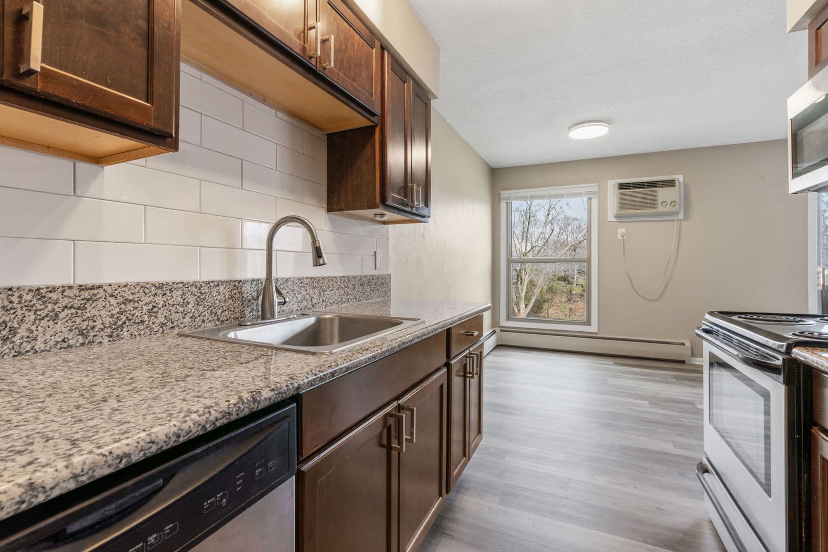 Crystal Apartment: 2701 Brunswick Ave N
