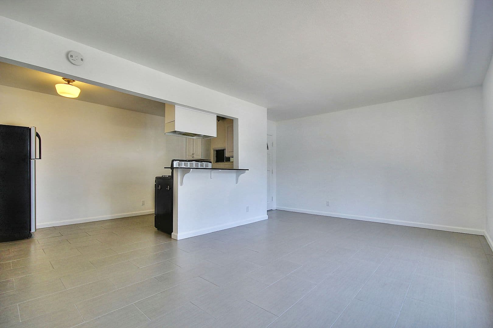 Goleta Apartment: 6519 Seville