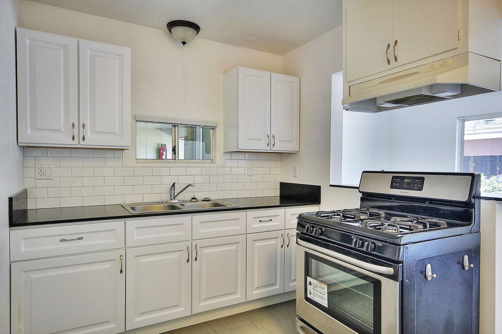 Goleta Apartment: 6519 Seville