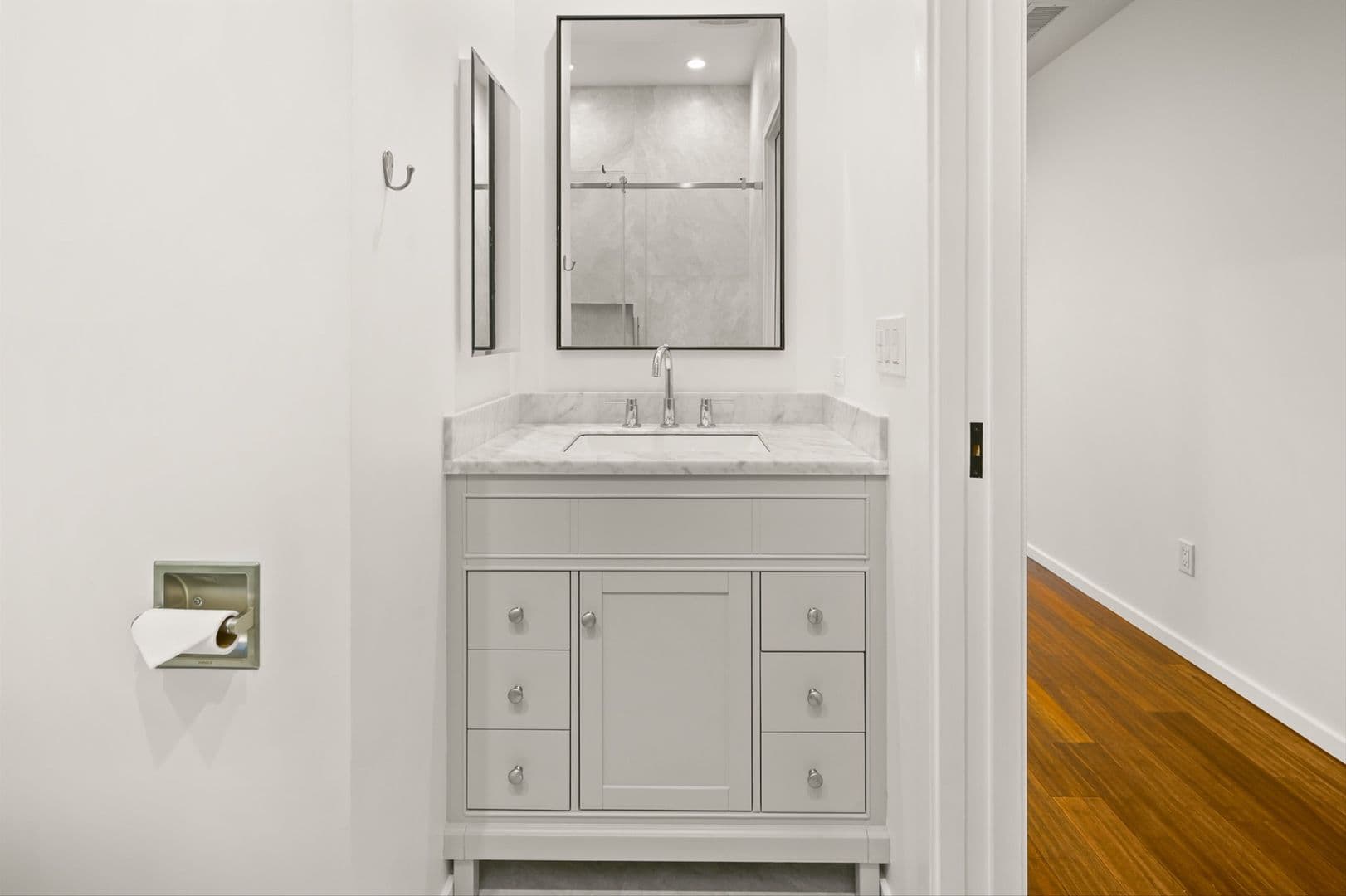 Santa Barbara Apartment: 1001 & 1003 Neil Park Avenue