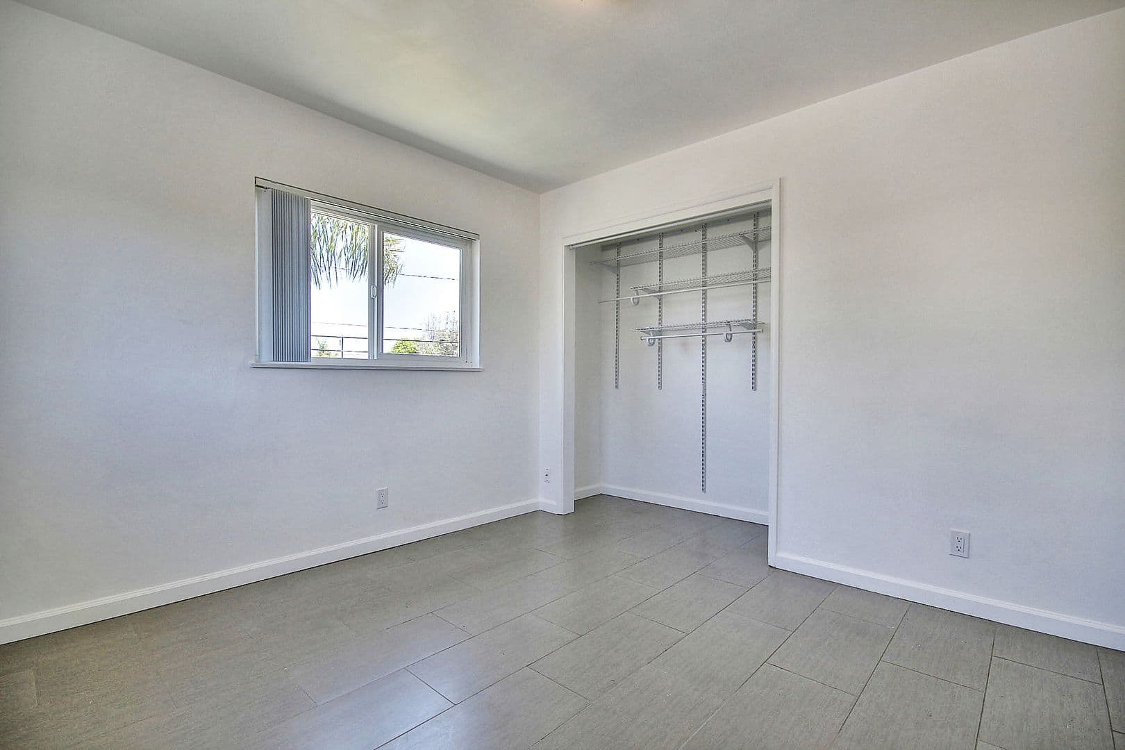 Goleta Apartment: 6587 Cordoba
