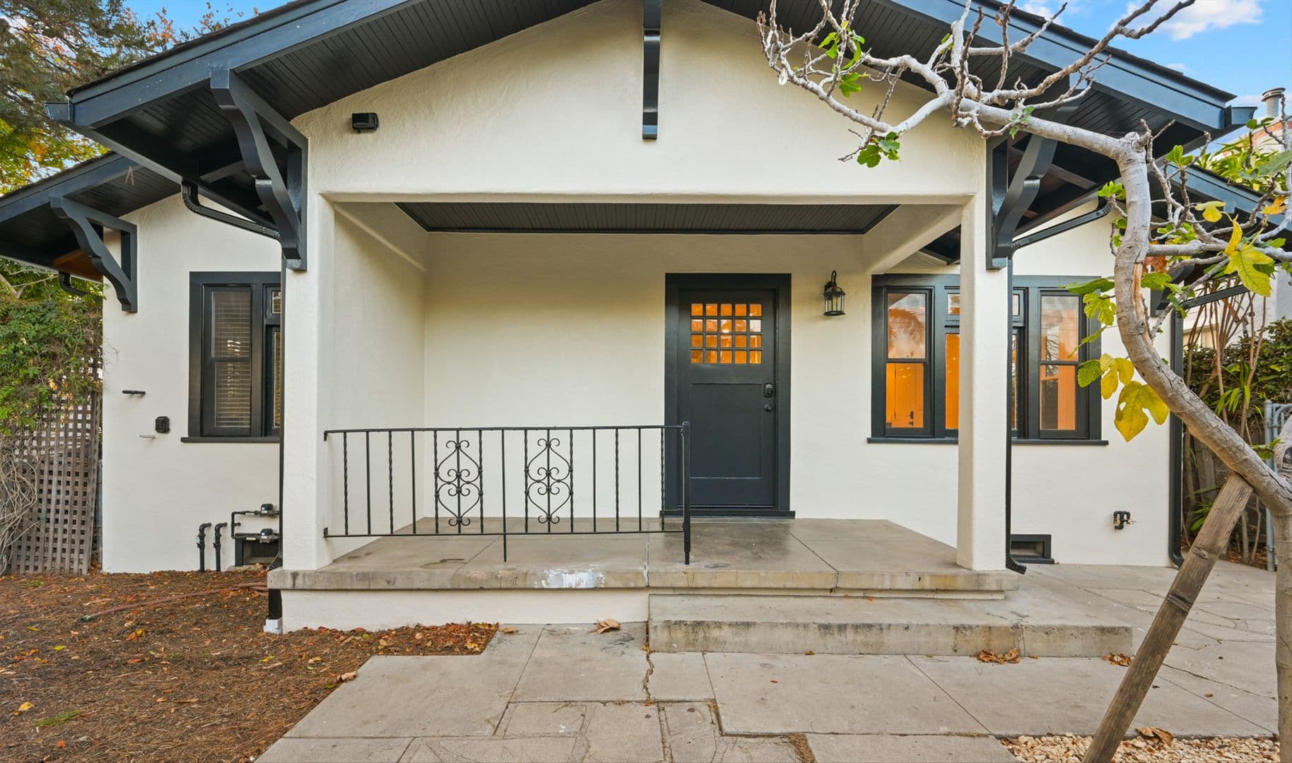 Santa Barbara Apartment: 1001 & 1003 Neil Park Avenue