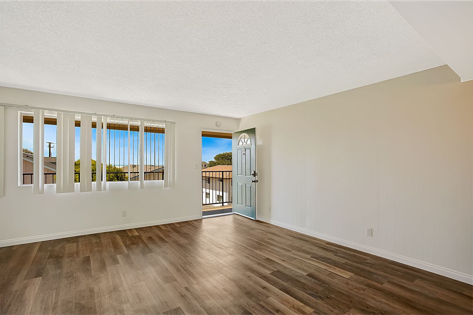 Goleta Apartment: 6565 Sabado Tarde