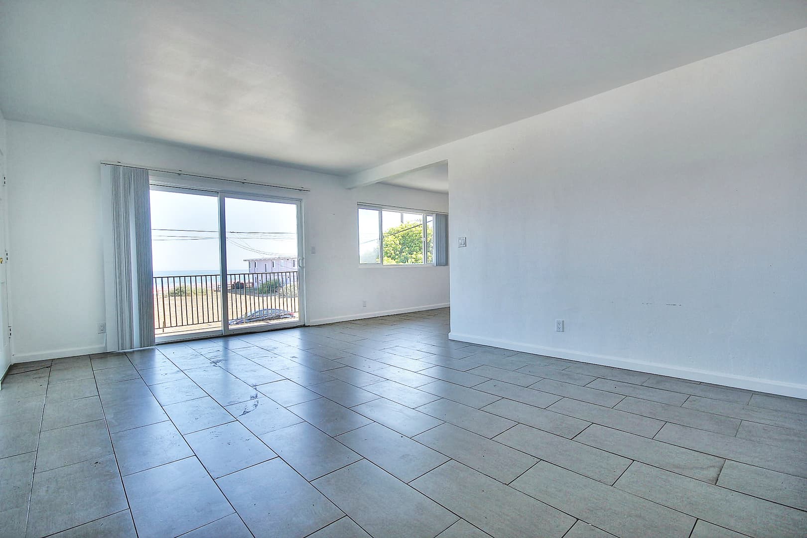 Goleta Apartment: 6742 Del Playa