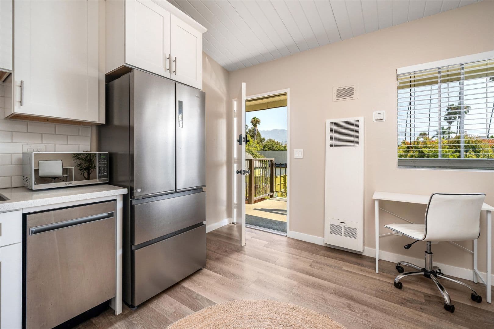 Santa Barbara Apartment: 319 W Montecito St