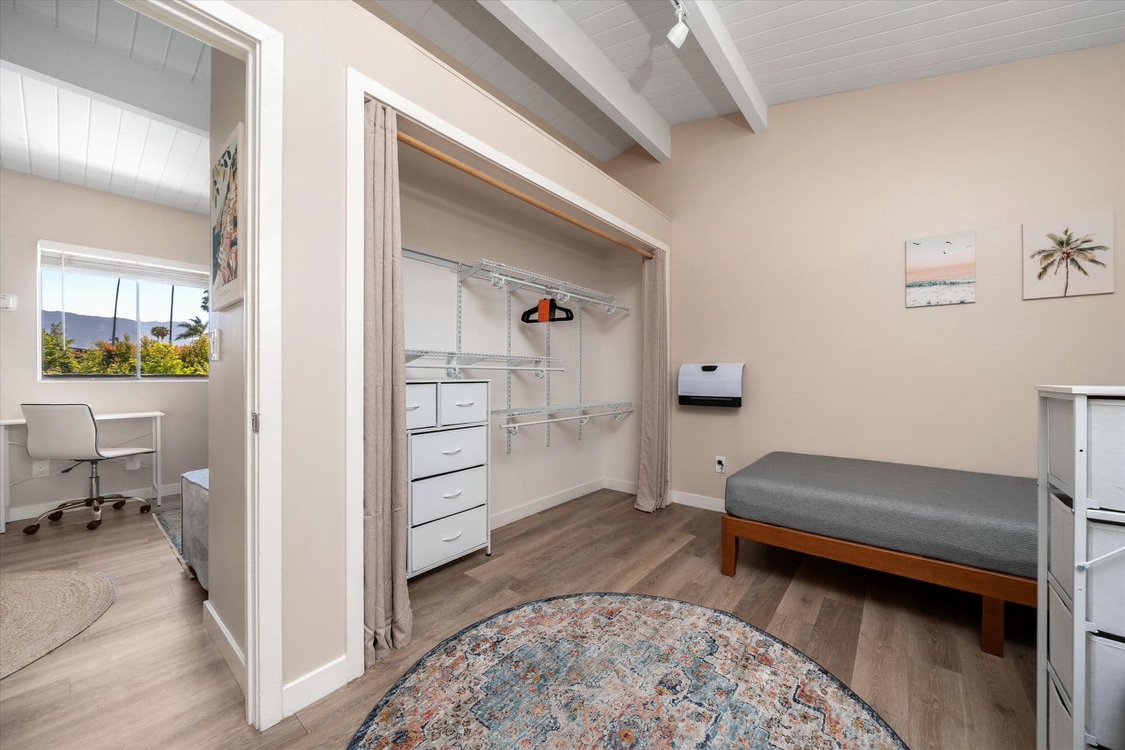 Santa Barbara Apartment: 319 W Montecito St