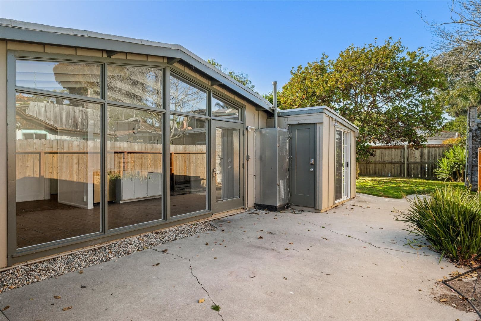 Goleta Apartment: 6648 Del Playa