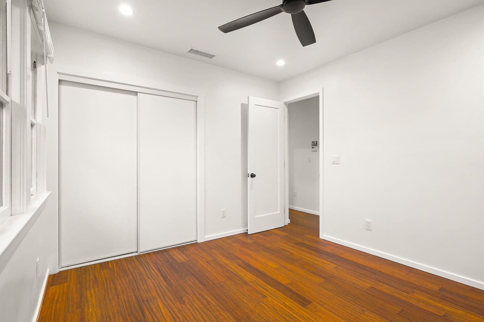 Santa Barbara Apartment: 1001 & 1003 Neil Park Avenue