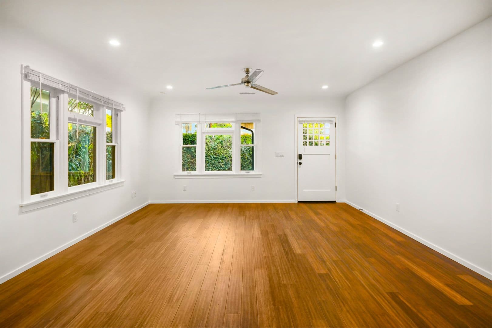 Santa Barbara Apartment: 1001 & 1003 Neil Park Avenue