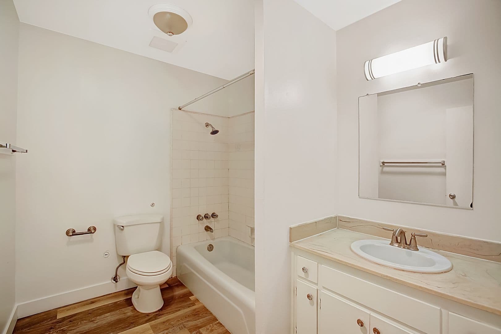 Goleta Apartment: 6565 Sabado Tarde