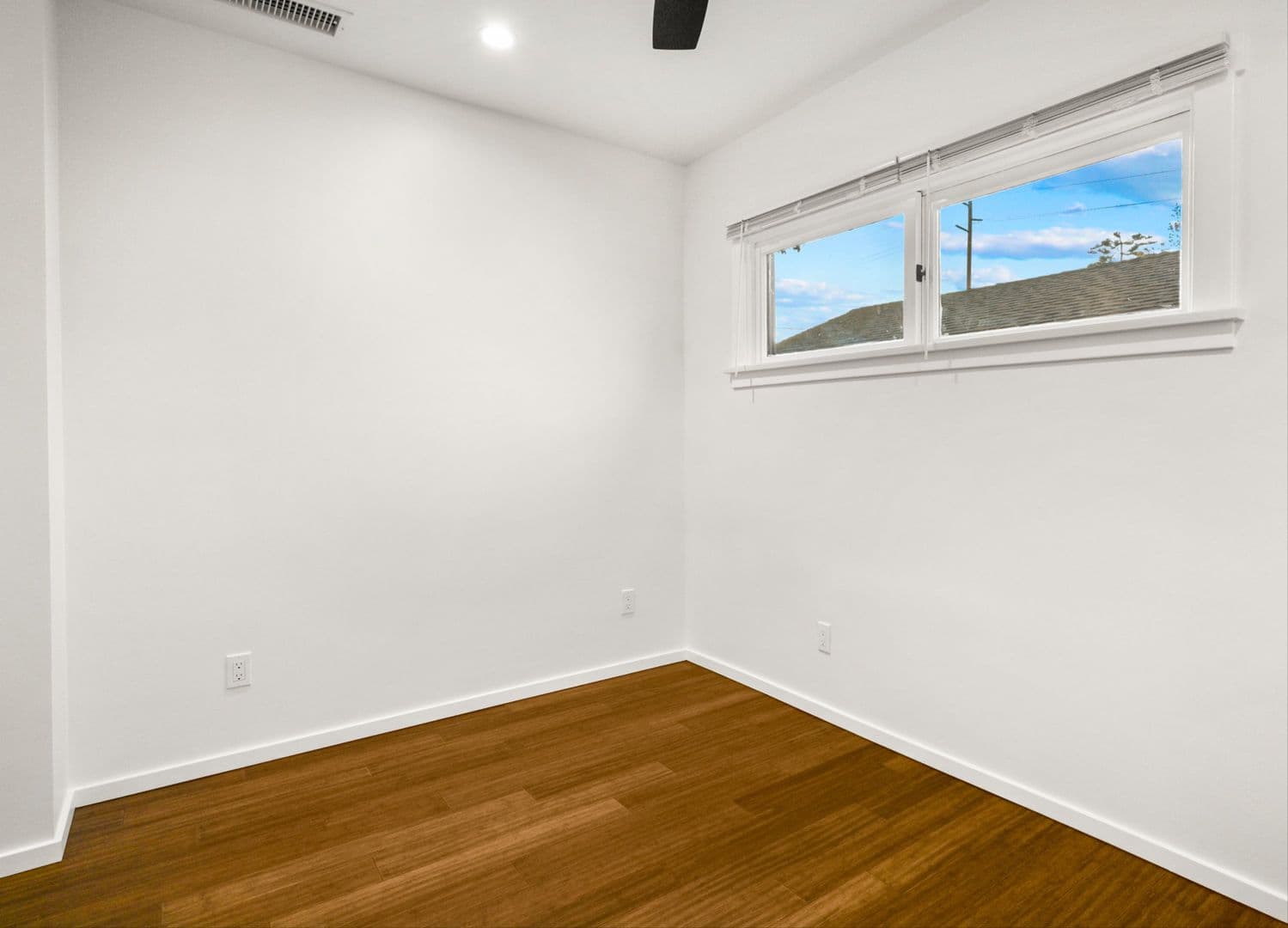 Santa Barbara Apartment: 1001 & 1003 Neil Park Avenue