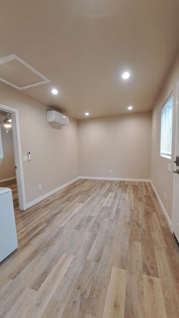 Goleta Apartment: 6587 Cordoba