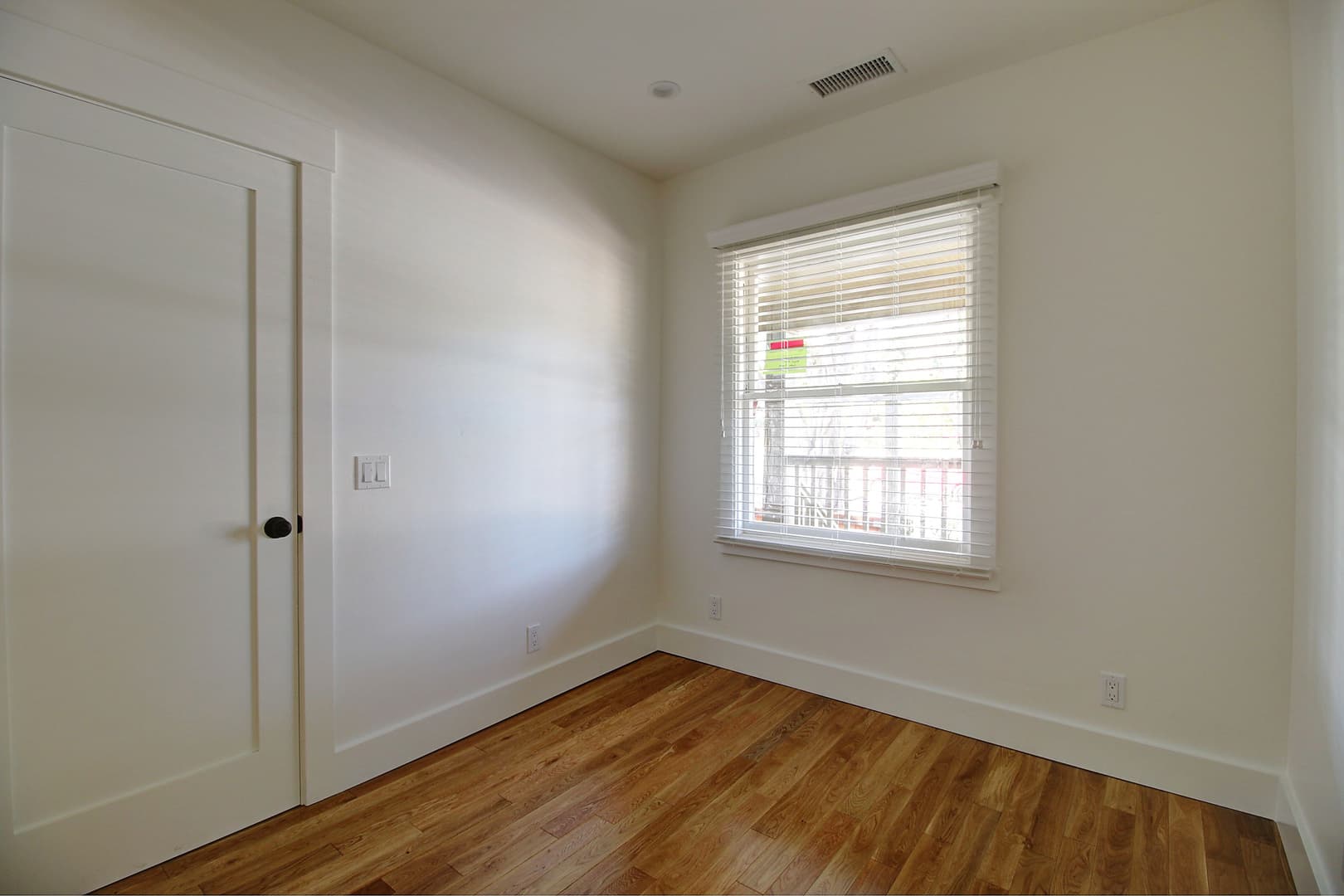 Santa Barbara Apartment: 617 De La Vina Street