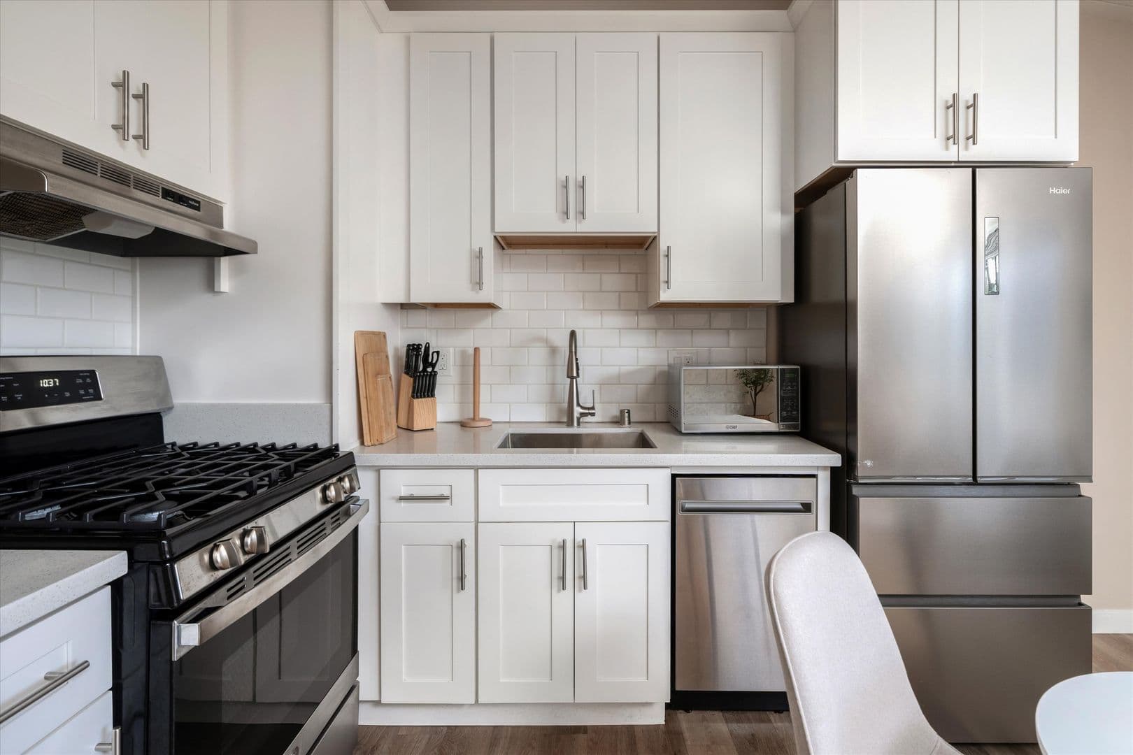 Santa Barbara Apartment: 319 W Montecito St