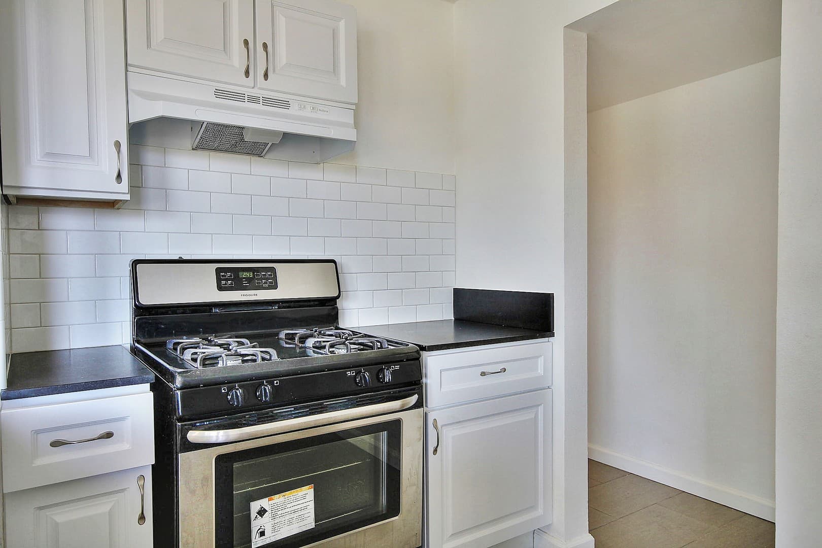 Goleta Apartment: 1020 El Embarcadero