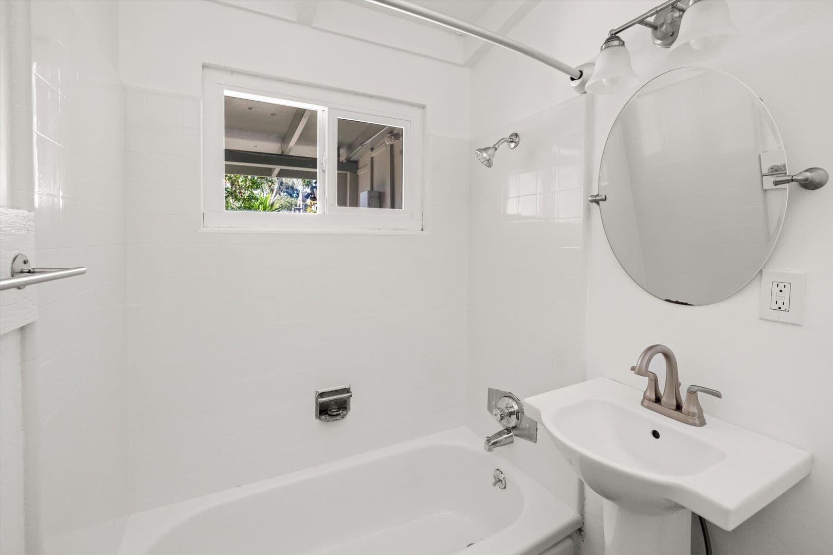 Goleta Apartment: 6648 Del Playa