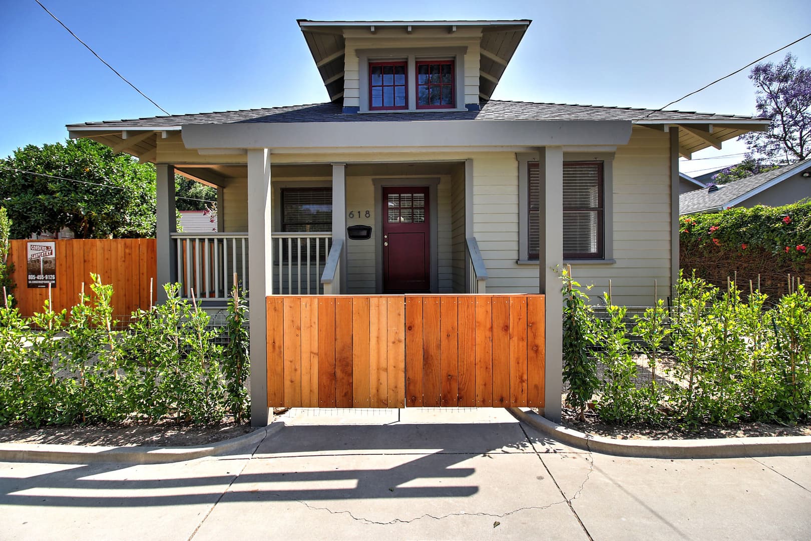 Santa Barbara Apartment: 617 De La Vina Street