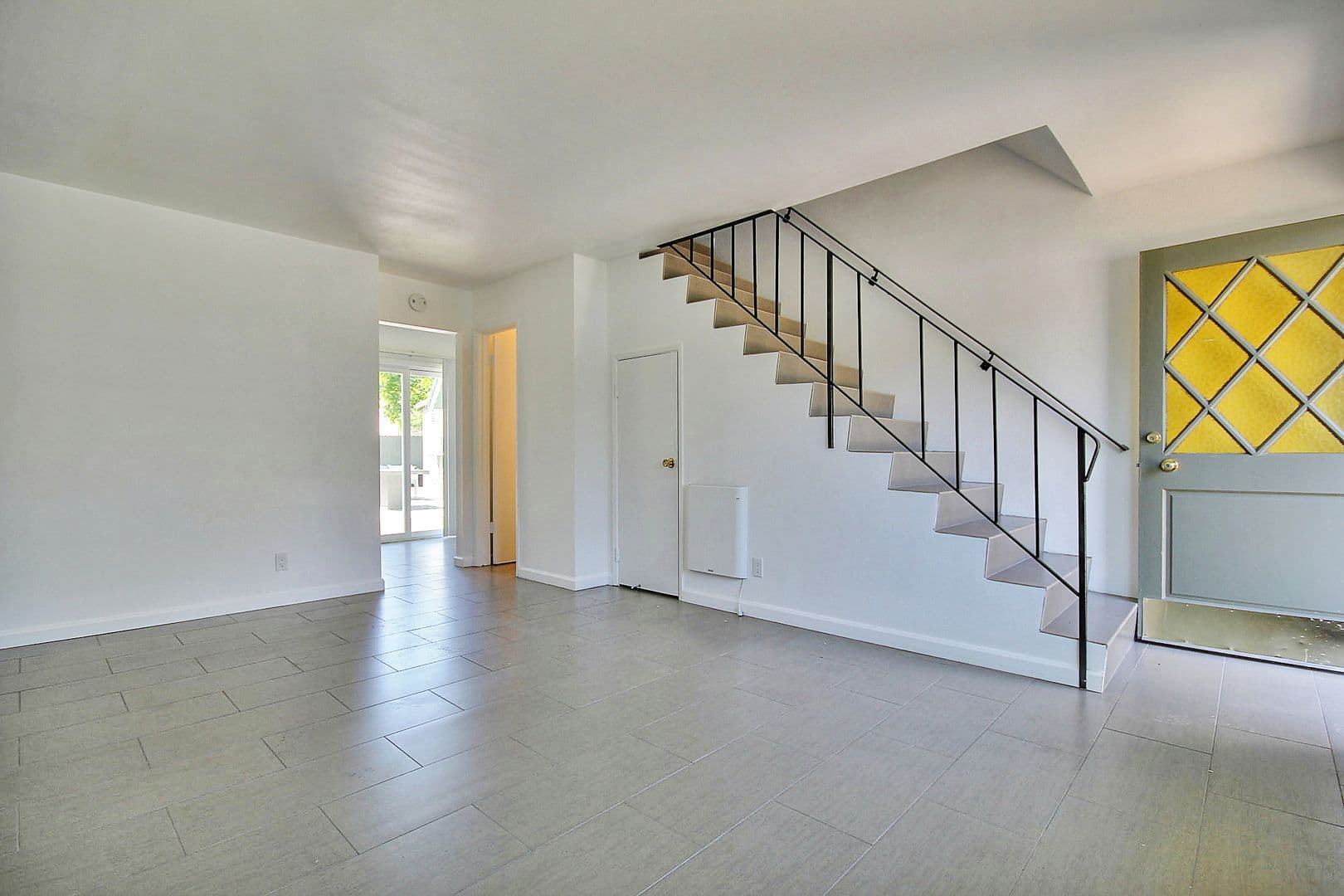 Goleta Apartment: 6591 Seville